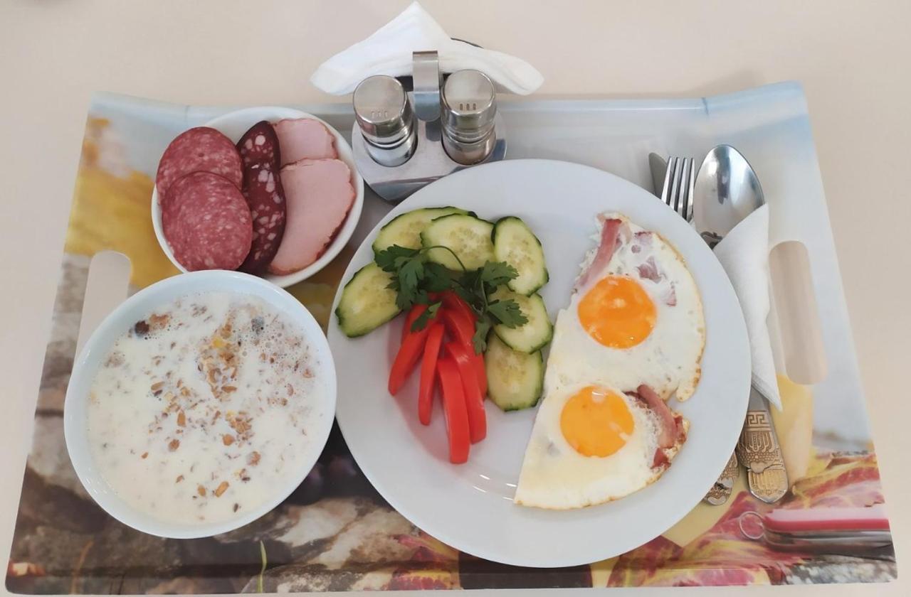 Aparthotel On Klinichna St. 키예프 외부 사진