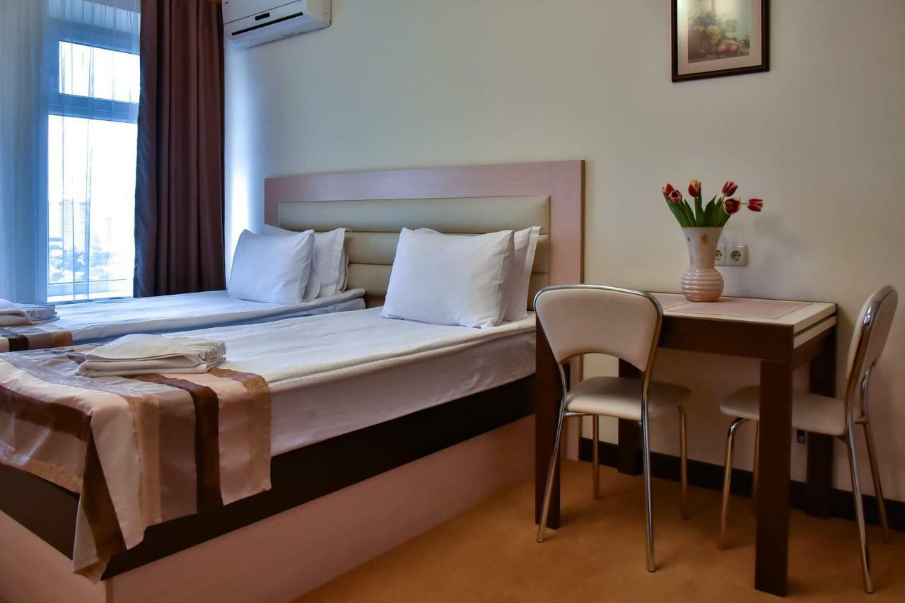 Aparthotel On Klinichna St. 키예프 외부 사진