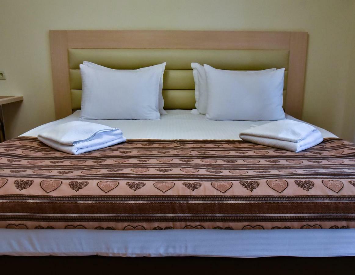 Aparthotel On Klinichna St. 키예프 외부 사진
